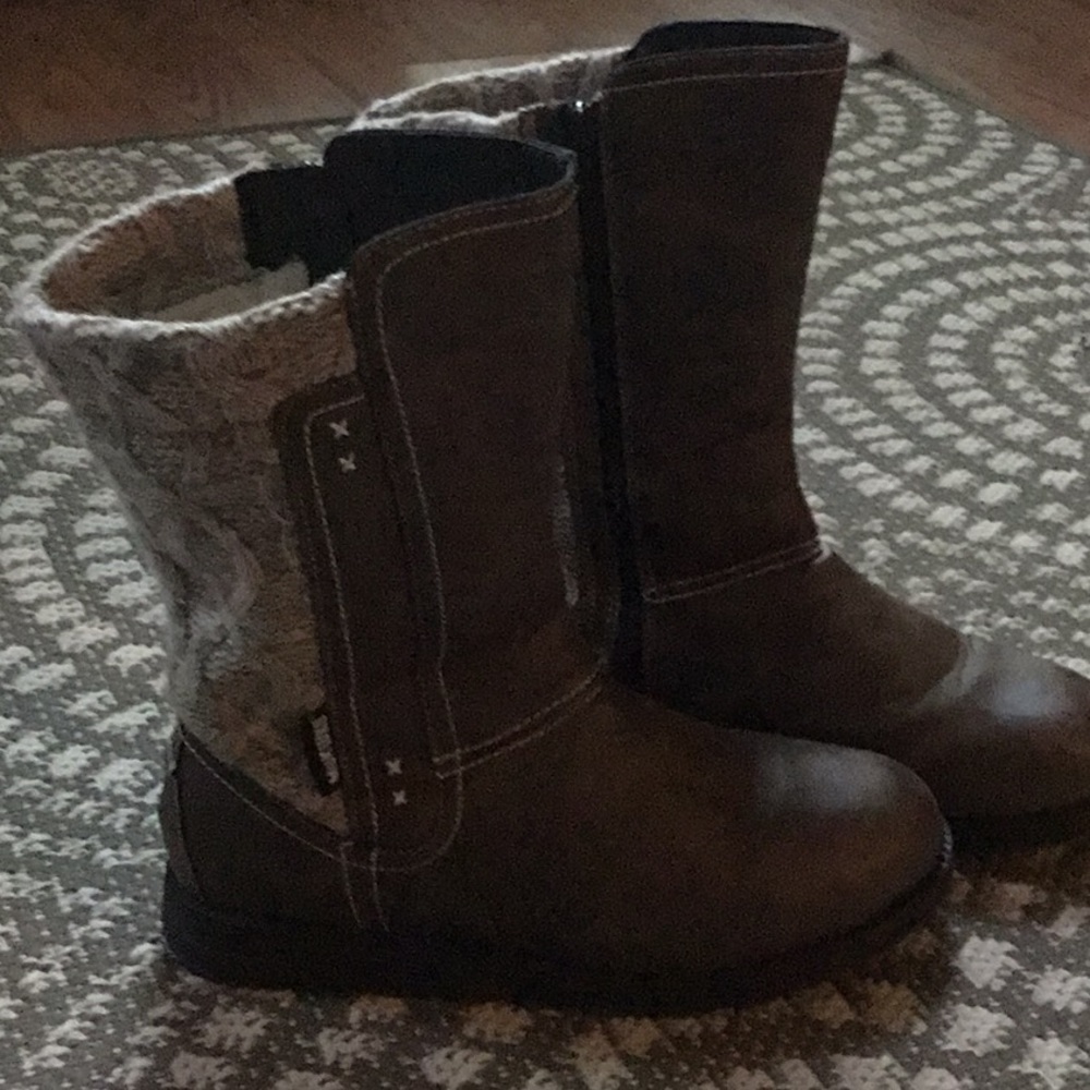 Muk Luk Brown water resistant boots